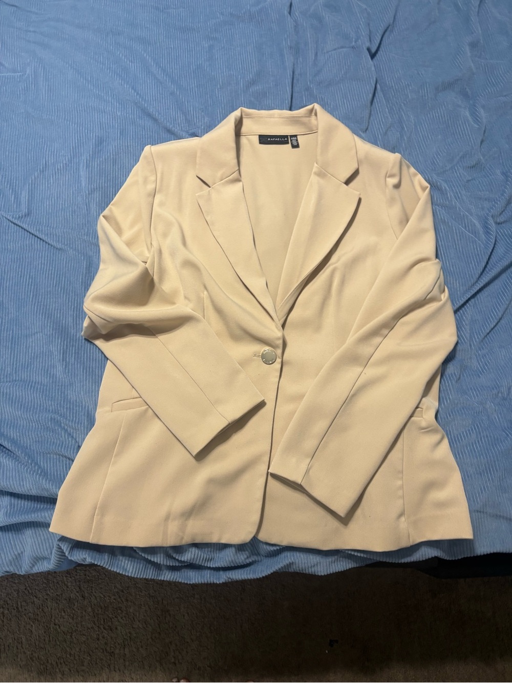 Kasper Cream Single-Button Tailored Blazer